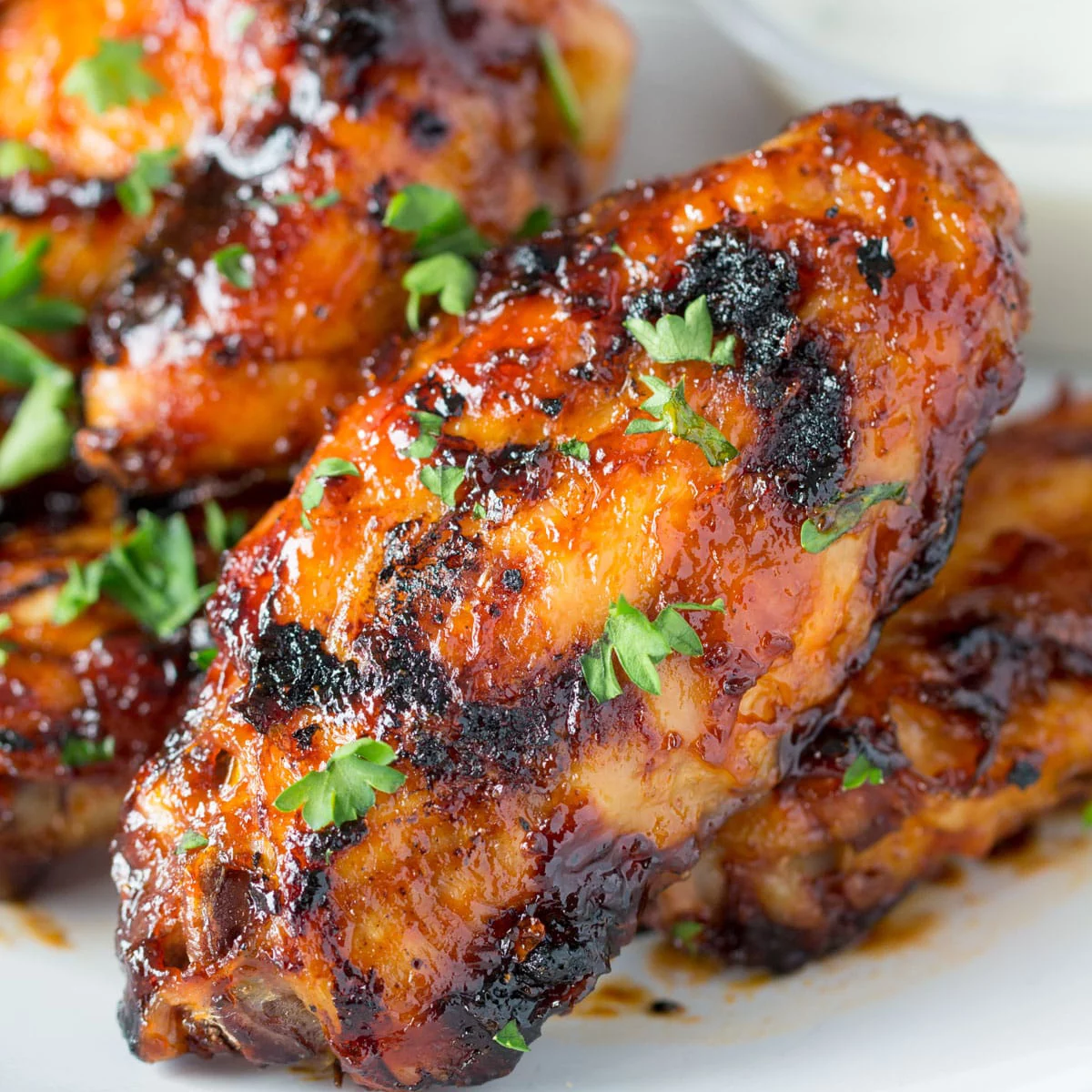 بال مرغ مزه دار شده